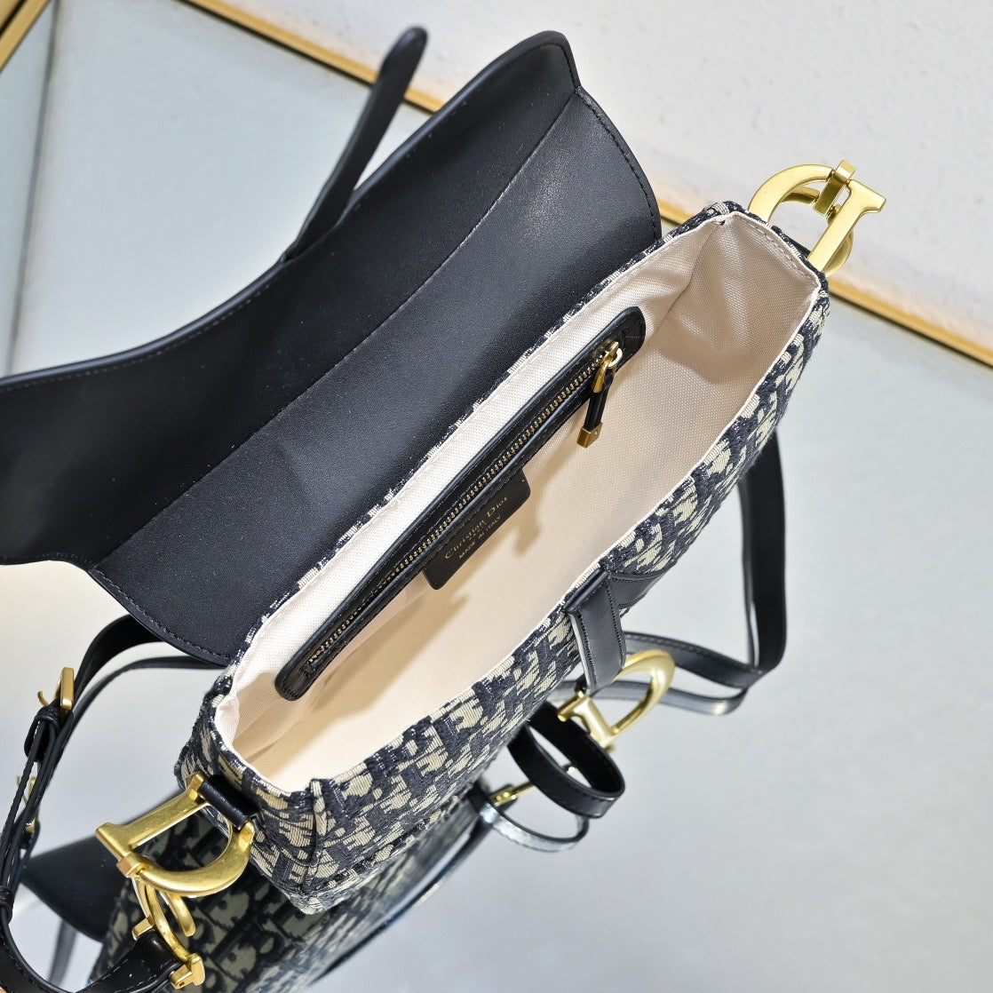 2 Tone Saddle Bag
