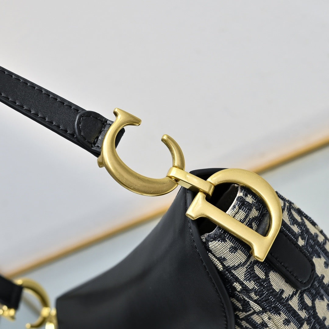 2 Tone Saddle Bag