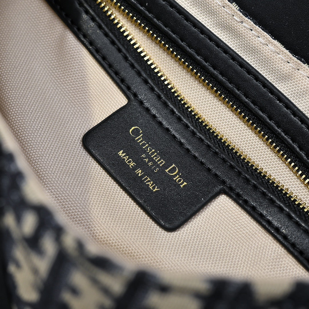 2 Tone Saddle Bag