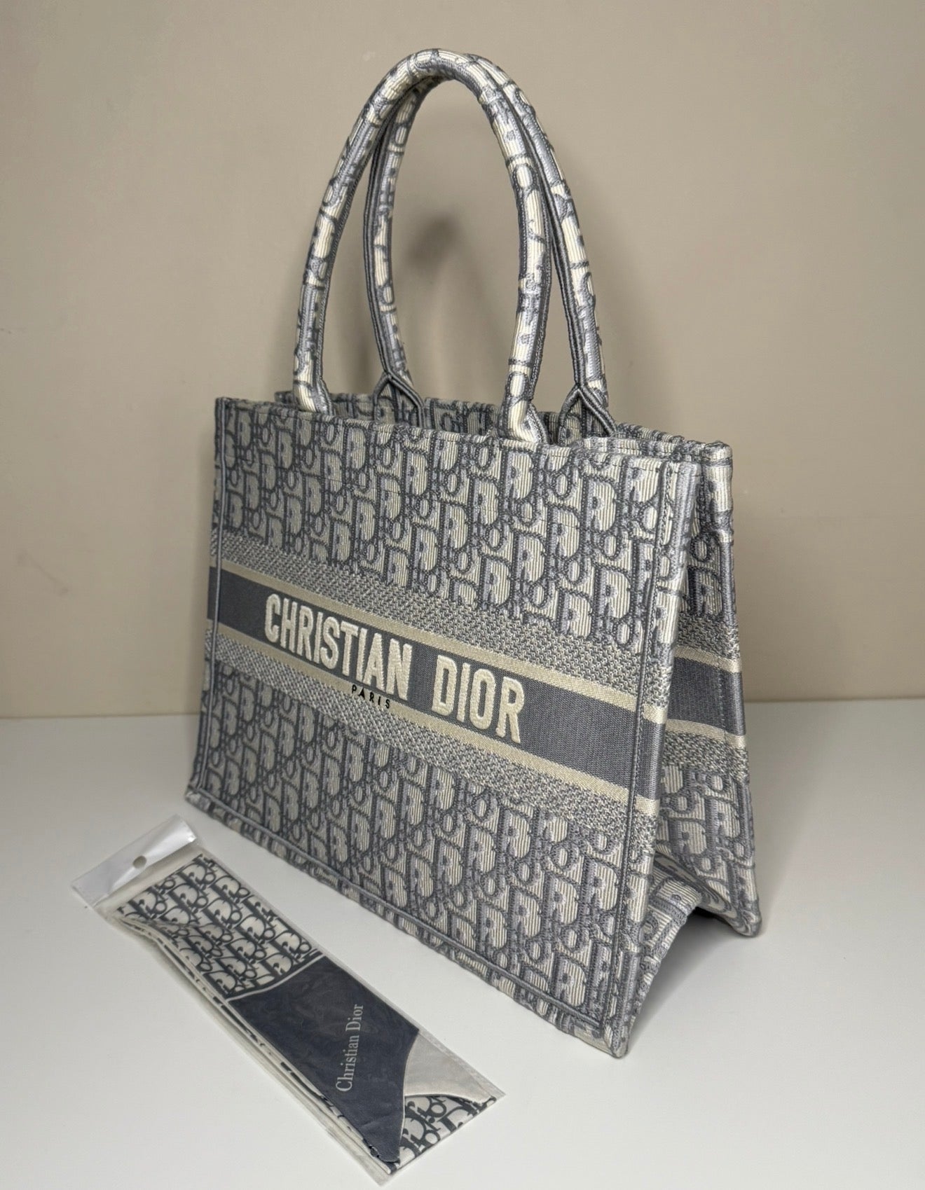 Medium Tote